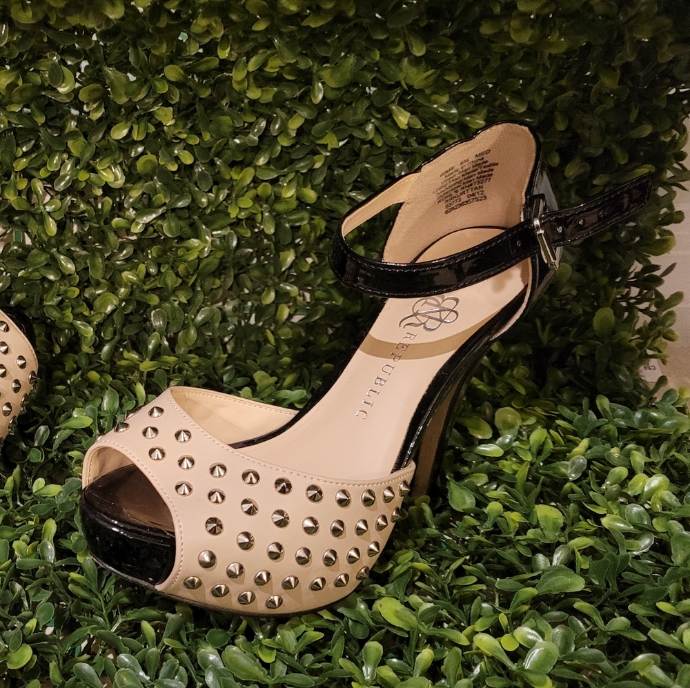 Rock Republic Platform Stiletto Heels Studded Black Nude 5" Heel Womens Size 6.5